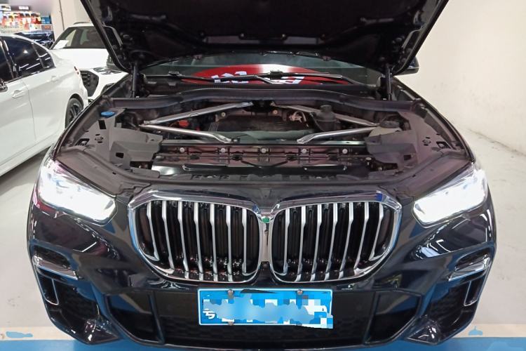 Used BMW X5 2022 Restyled xDrive 30Li Luxury Version M Sport Package
