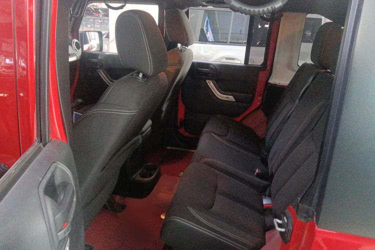 Used  Wrangler 2014 2.8TD Sahara Four-Door Edition