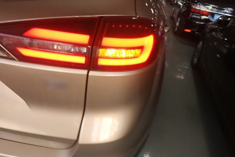 Used Geely Auto Emgrand X7 Sport 2018 1.8TD Automatic Two-Wheel Drive Smart Connect 4G Internet Edition
