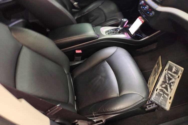 Used Dodge Journey 2013 2.4L Two-Wheel Drive Luxury Version
