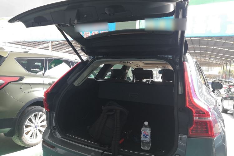 Used Volvo XC60 2019 T5 4x4 Smart & Dynamic Sport Edition China VI Standard
