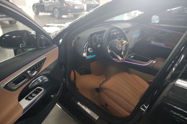 Used Mercedes-Benz E-Class 2025 Facelift E 300 L Luxury Edition
