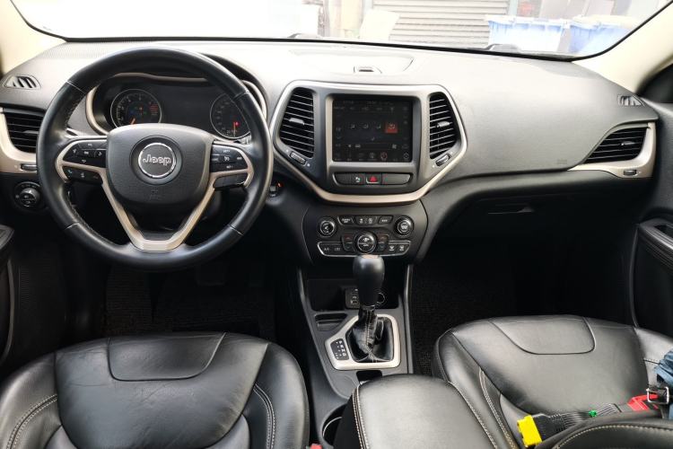 Used  Cherokee 2017 2.0L Superior Edition
