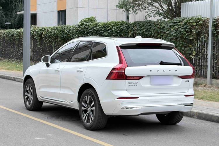 Used Volvo XC60 2025 B5 4x4 Smart Luxury Edition