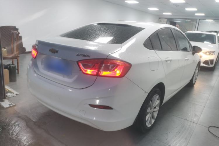 Used Chevrolet Cruze 2017 1.5L Automatic Pioneer Sunroof Edition
