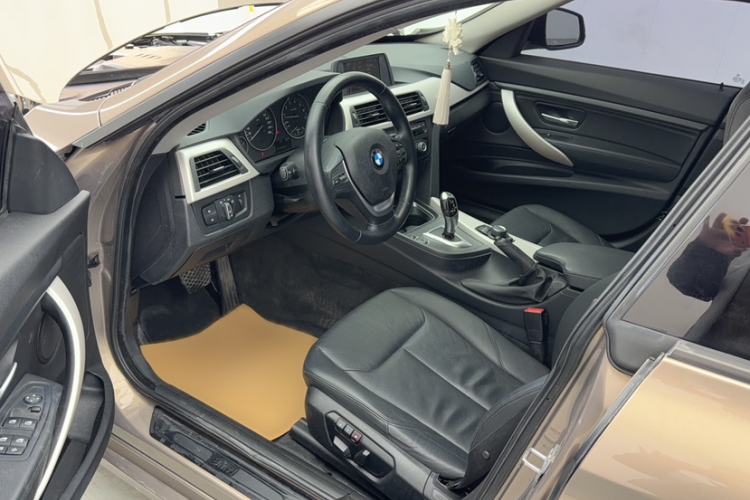 Used BMW 3 Series GT 2013 320i Leading Model
