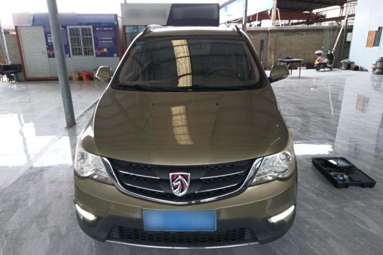 Used Baojun 730 2014 1.5L manual luxury trim 7 seats
