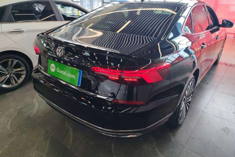 Used Volkswagen Passat 2019 330TSI Luxury Edition China VI Standard
