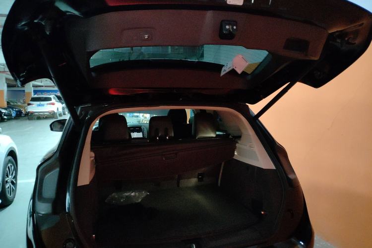 Used Lincoln MKC 2017 2.0T Two-Wheel-Drive Luxury Edition
