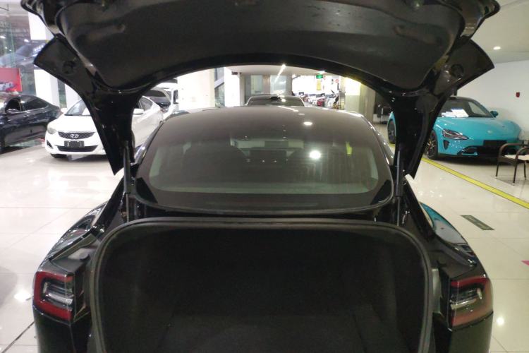 Used Tesla Model 3 2019 Long-Range All-Wheel-Drive Version
