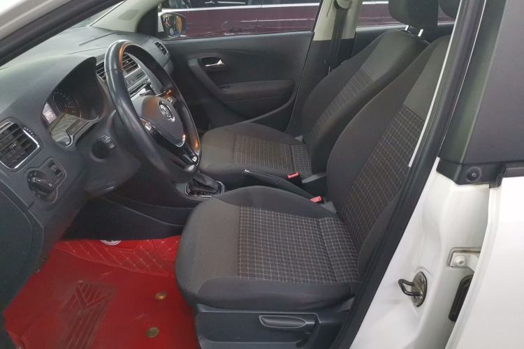 Used Volkswagen Polo 2016 1.6L Automatic Comfort Model
