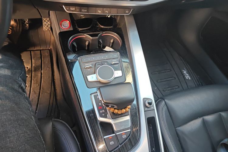 Used Audi A4L 2019 40 TFSI Fashion Edition China VI Emission Standard
