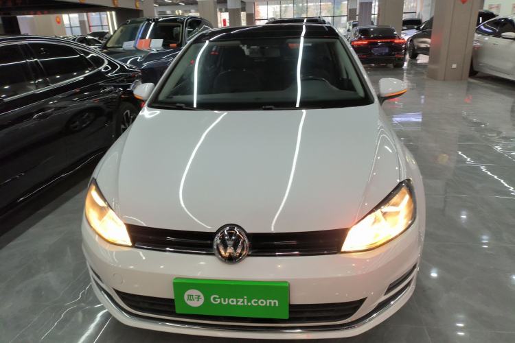 Used Volkswagen Golf 2016 230TSI Automatic Comfort Version
