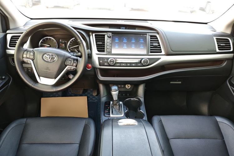 Used Toyota Highlander 2018 2.0T Four-Wheel Drive Luxury Version 7 Seats China VI Standard
