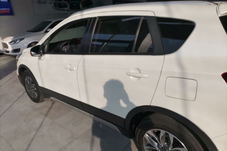 Used Suzuki Vitara S-Cross 2017 1.6L Manual Two-Wheel Drive Urban Ambition Model