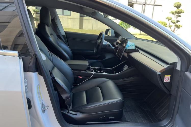 Used Tesla Model 3 2019 Long-Range All-Wheel-Drive Version
