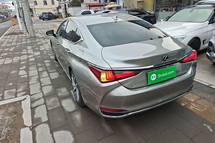 Used Lexus ES 2020 200 Excellence Edition
