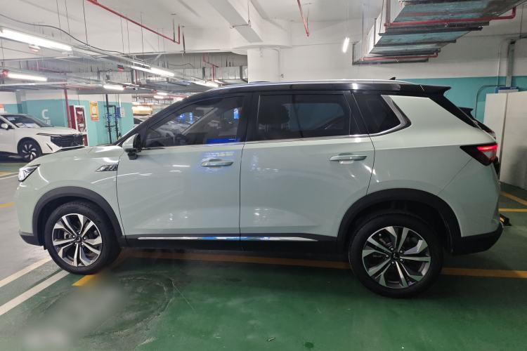 Used Wuling Asta 2022 2.0L DHT Electric-Speed Version
