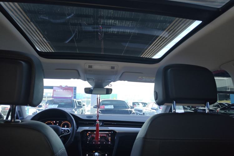 Used Volkswagen Magotan 2024 2 Million Units Zhongxiang Version 330TSI DSG Luxury Edition
