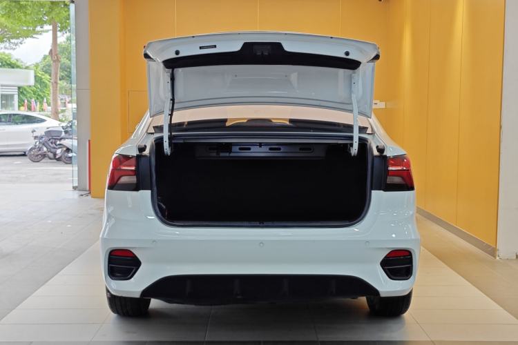 Used Roewe i5 2021 1.5L CVT Platinum Edition
