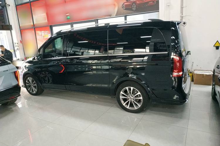 Used Mercedes-Benz V-Class 2022 V 260 Avantgarde Edition
