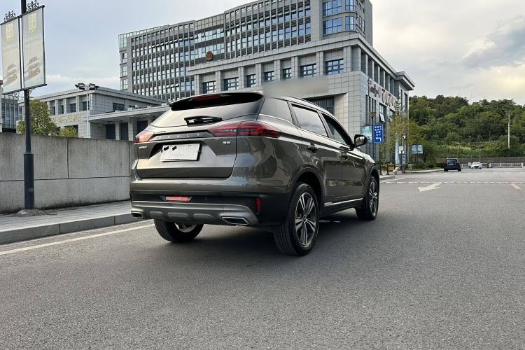 Used Geely Auto Emgrand X7 Sport 2022 1.8TD DCT Zhiya Trim
