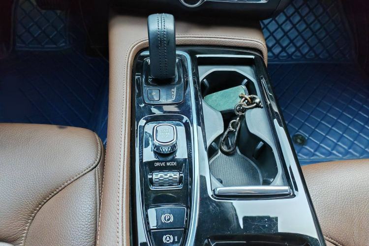 Used Volvo S90 New Energy 2021 T8 eDrive Hybrid Zhiyi Luxury Edition
