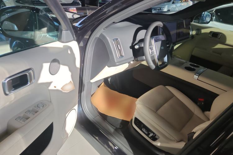 Used Li Auto L7 2023 Pro Model
