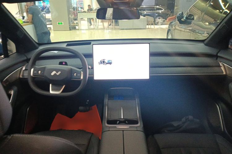 Used ONVO L60 2024 60 kWh All-Wheel Drive