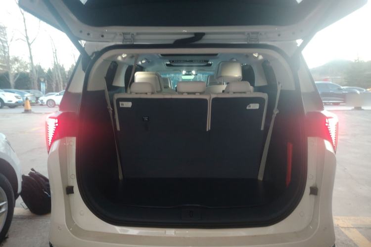 Used Buick GL8 New Energy 2024 Lu Zun Luxury Edition 7-Seater
