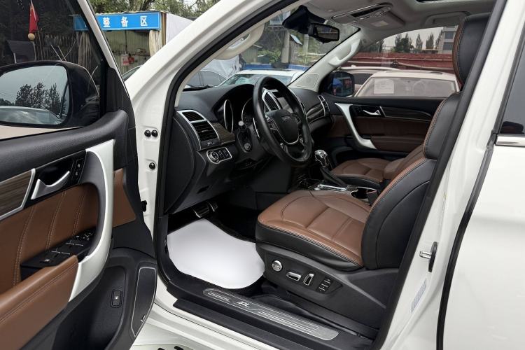 Used Haval H9 2016 2.0T Four-Wheel Drive Luxury Version 5 Seats
