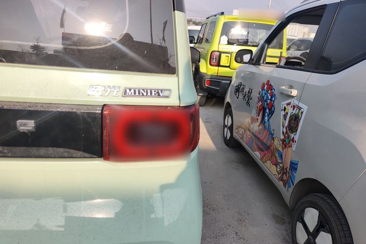 Used Wuling Hongguang MINIEV 2022 Macaron Premium Model – Lithium Iron Phosphate
