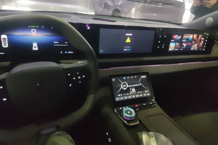 Used VOYAH PASSION 2023 Four-Wheel Drive Long-Range Version
