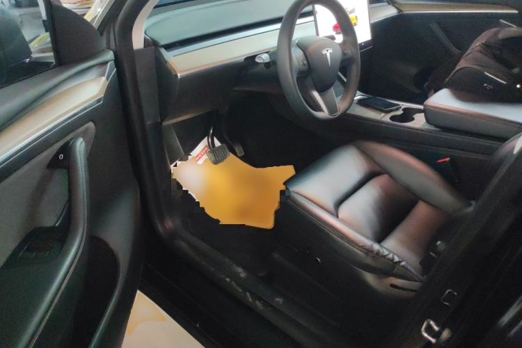 Used Tesla Model Y 2022 Long-Range All-Wheel-Drive Version
