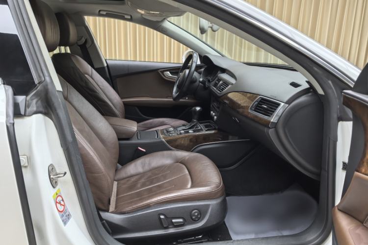 Used Audi A7 2013 50 TFSI quattro Comfort trim
