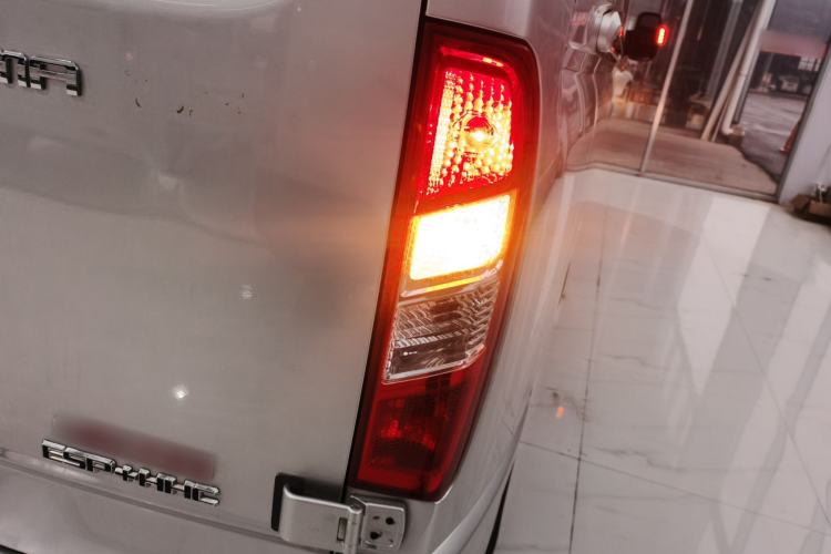 Used SAIC MAXUS Xintu V80 2017 2.5T AMT Aoyuntong China V Standard Long Wheelbase High Roof – 6 to 10 Seats
