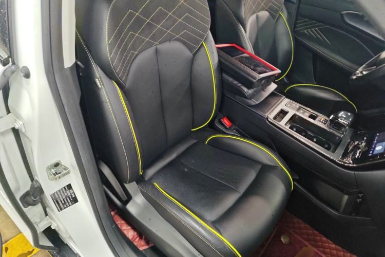 Used Roewe RX5 2023 PLUS 330TGI Automatic Trendsetting Smart Edition
