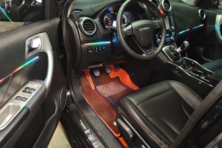 Used Haval H6 2016 Upgraded Model 1.5T Manual Two-Wheel Drive Elite Version
