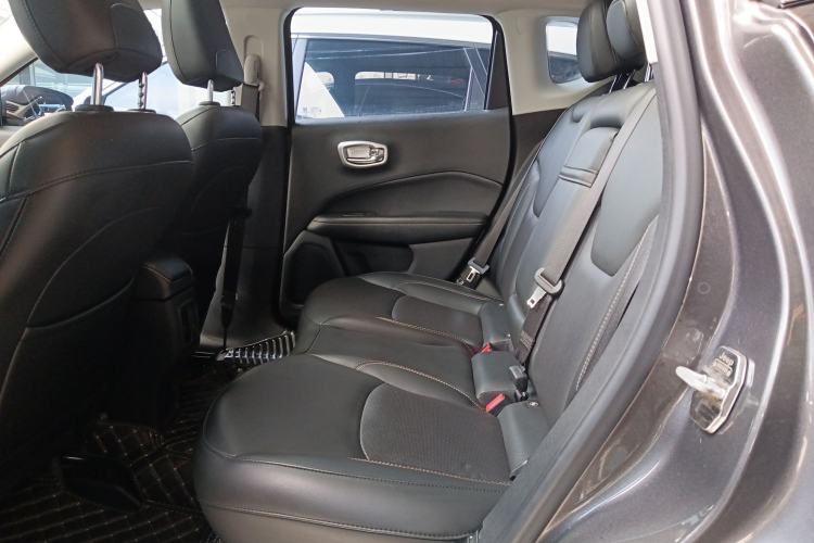 Used  Compass 2017 200T Automatic Family Edition
