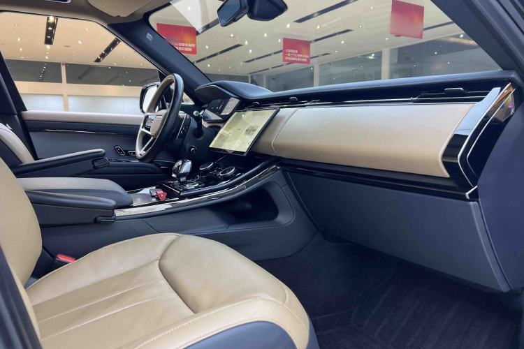 Used Land Rover Range Rover Sport 2023 400PS Dynamic SE
