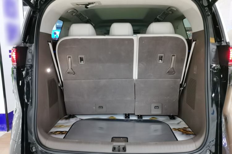 Used Denza D9 2022 DM-i 970 Four-Wheel Drive Flagship Model
