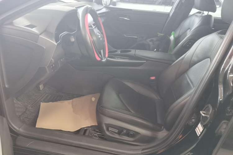 Used Toyota Avalon 2019 2.0L Luxury Edition China VI Standard
