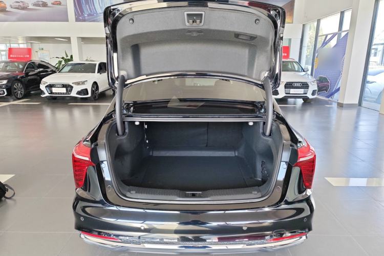 Used Hongqi H5 2023 2.0T Automatic Smart Connect Flagship Edition
