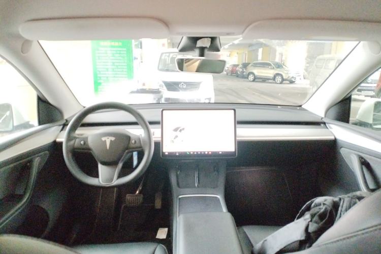 Used Tesla Model Y 2023 Rear-Wheel-Drive Version
