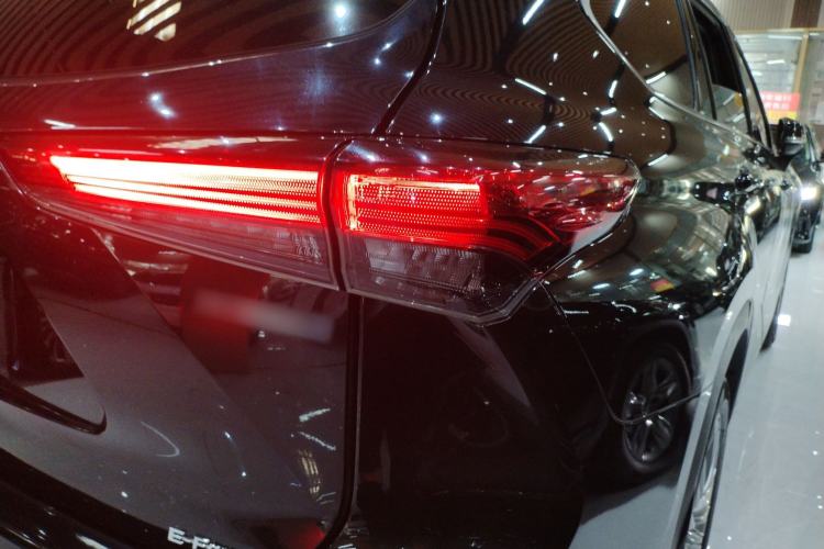 Used Toyota Highlander 2022 Dual-Engine 2.5L Four-Wheel Drive Prestige Version 7 Seats
