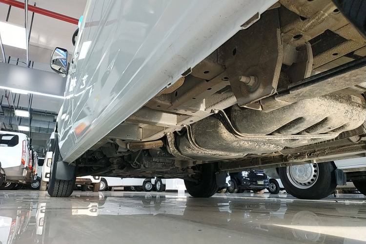 Used Ford Transit 2019 2.0T Diesel Multi-Purpose Commercial Vehicle Mid-Drive Mid-Roof 6-Seater China VI Standard
