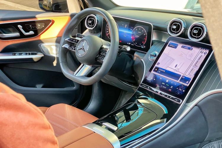 Used Mercedes-Benz GLC 2023 GLC 300 L 4MATIC Dynamic Edition 5-seater
