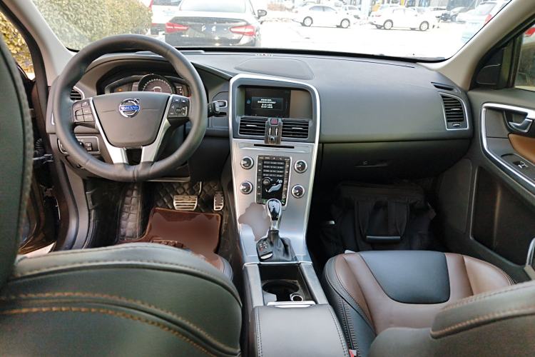 Used Volvo XC60 2017 T5 AWD Smart Range Edition
