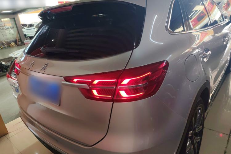 Used Hongqi HS5 2022 Facelifted Version 2.0T Smart Connect Flagship All-Wheel-Drive Edition

