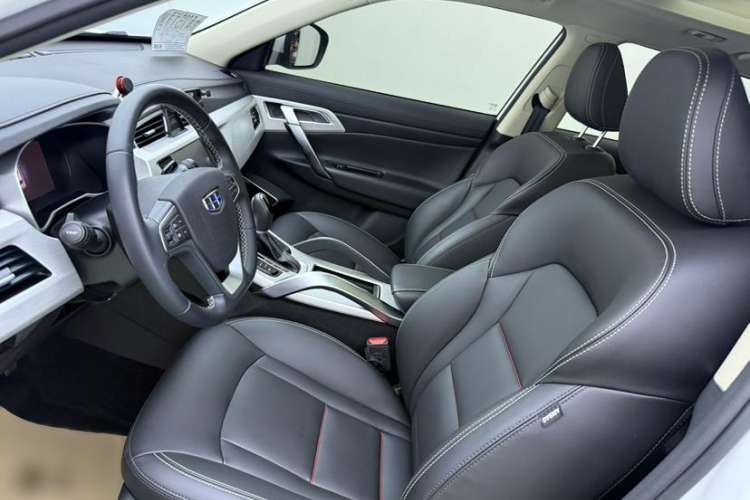 Used Geely Auto Emgrand X7 Sport 2018 1.8TD Automatic Two-Wheel Drive Smart Connect 4G Internet Edition
